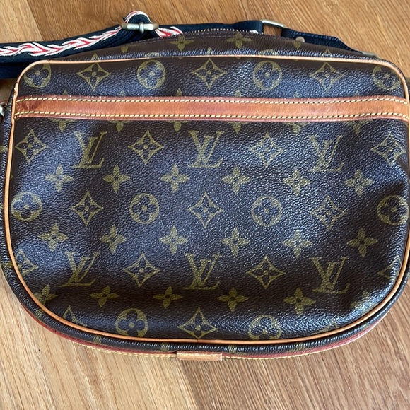 Louis Vuitton Vintage Authentic Handbag - Picture 7 of 16